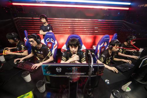 两届赛事都 两届赛事都